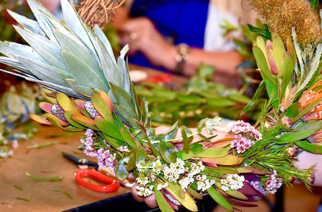 christmas wreath workshop close up 